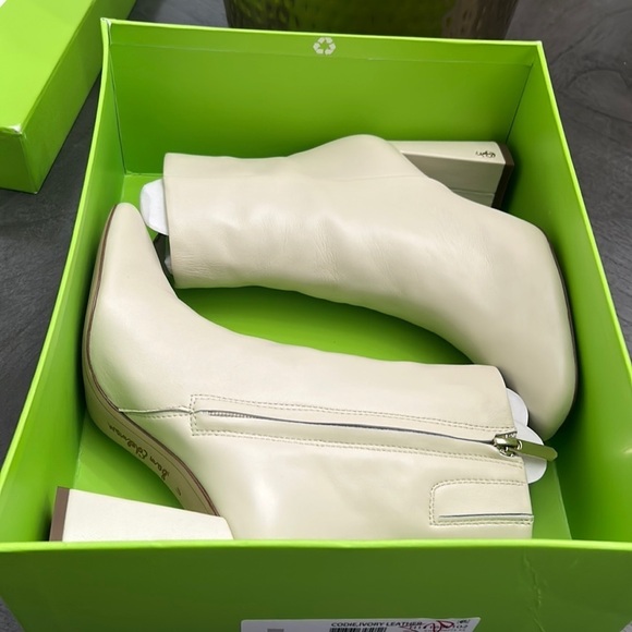 SAM EDELMAN CODIE ANKLE BOOTIE (WIDE) - Picture 2 of 11